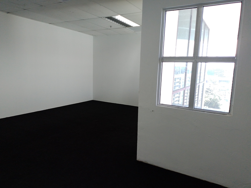 Unit 6-10-18B, 10th Floor